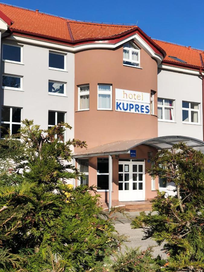 קופרס Hotel Kupres מראה חיצוני תמונה