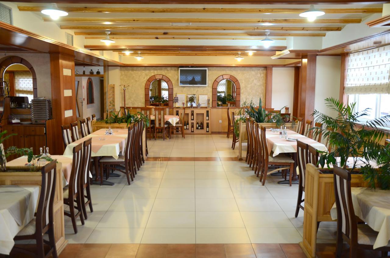 קופרס Hotel Kupres מראה חיצוני תמונה